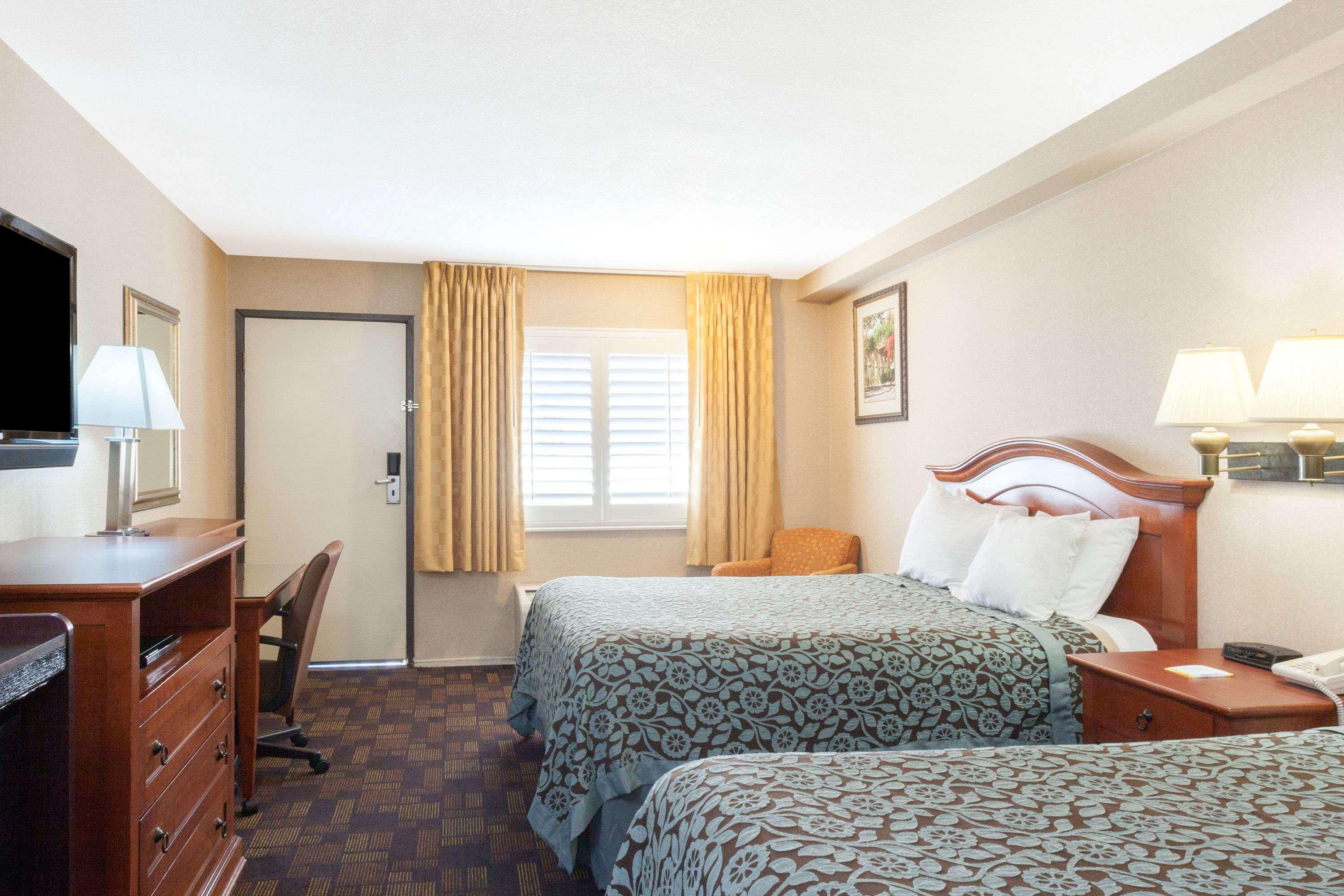 Days Inn By Wyndham Alhambra Ca Exteriér fotografie